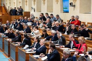 Jak pracovali senátoři, kteří obhajují svůj mandát - Seznam Zprávy